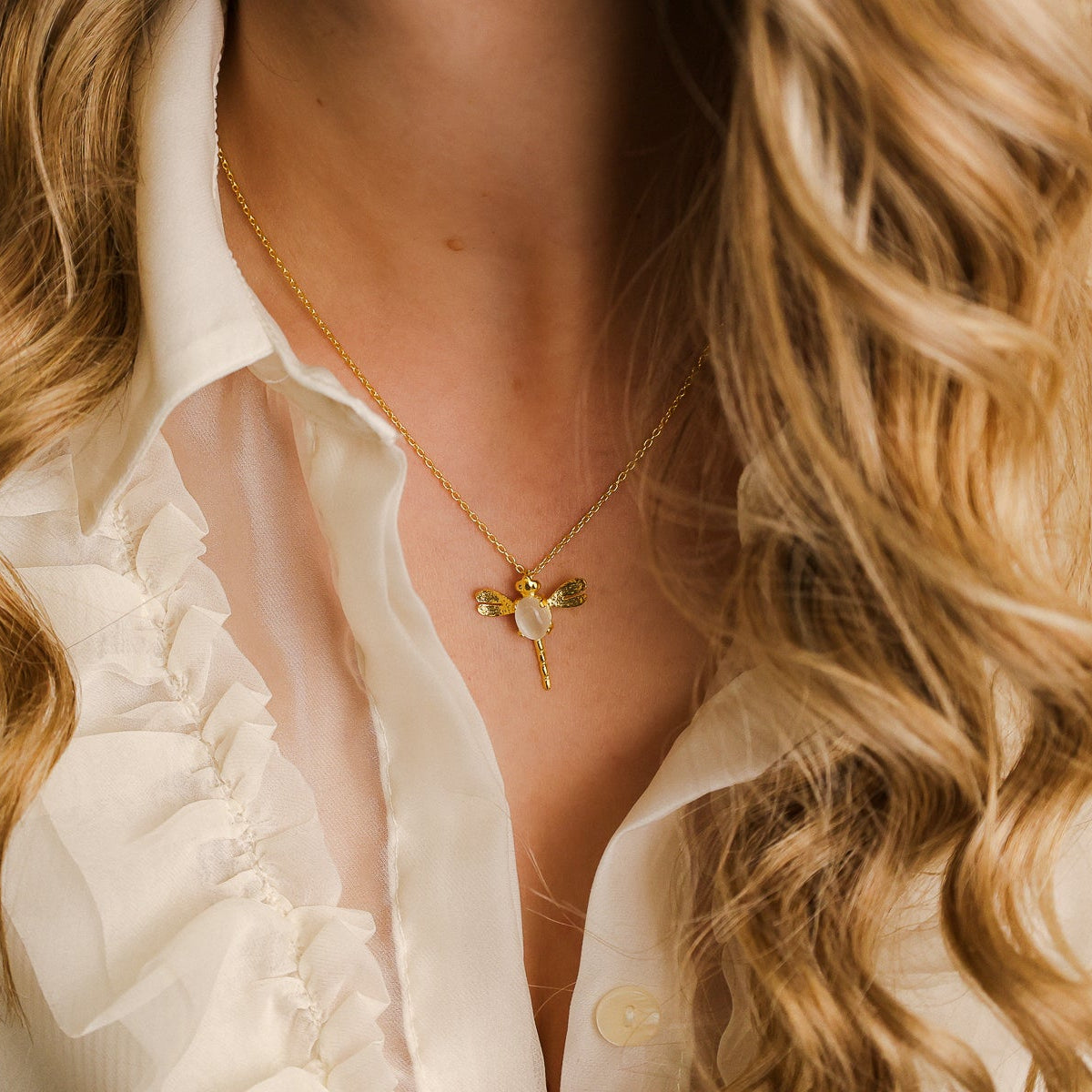 Fio Libelinha em Prata Dourada com Pedra Hidrotermal