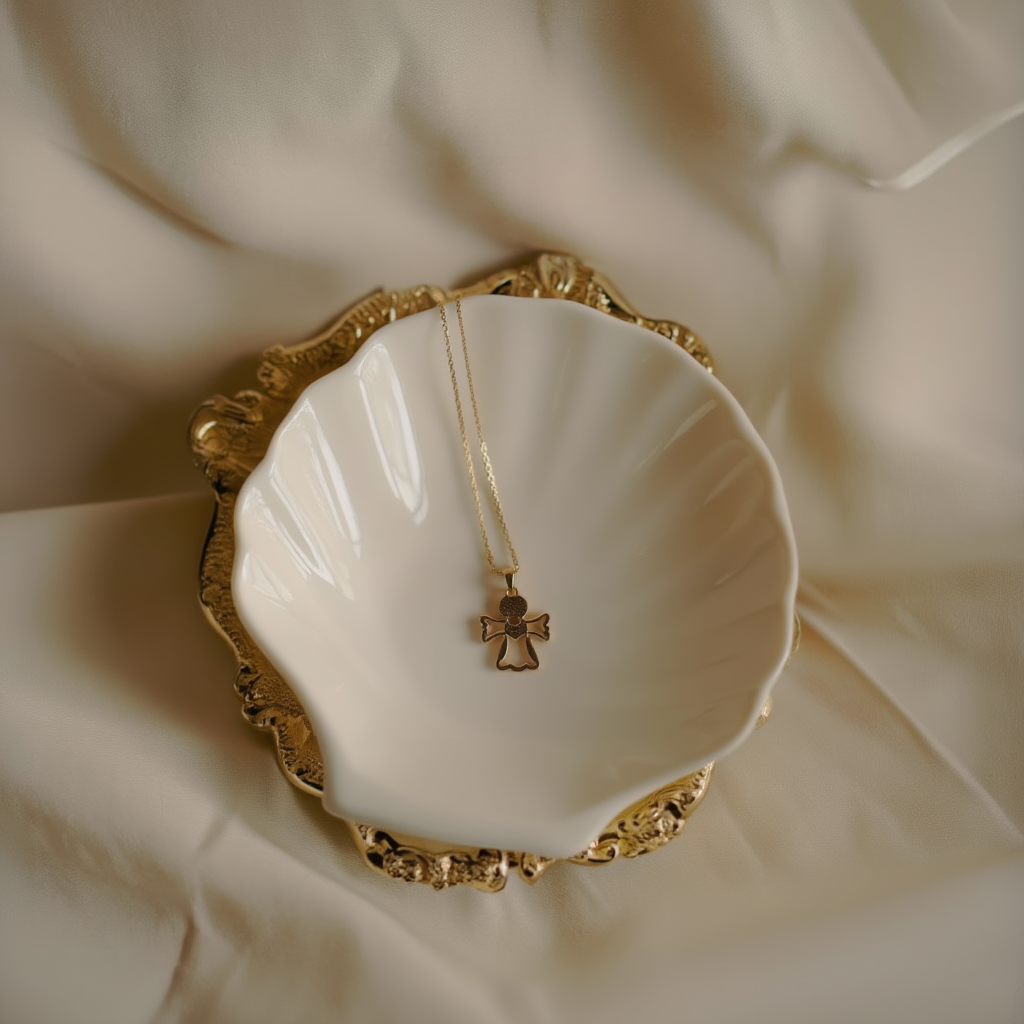 Fio em Ouro de 19kl com Anjo da Guarda Coração Recortado