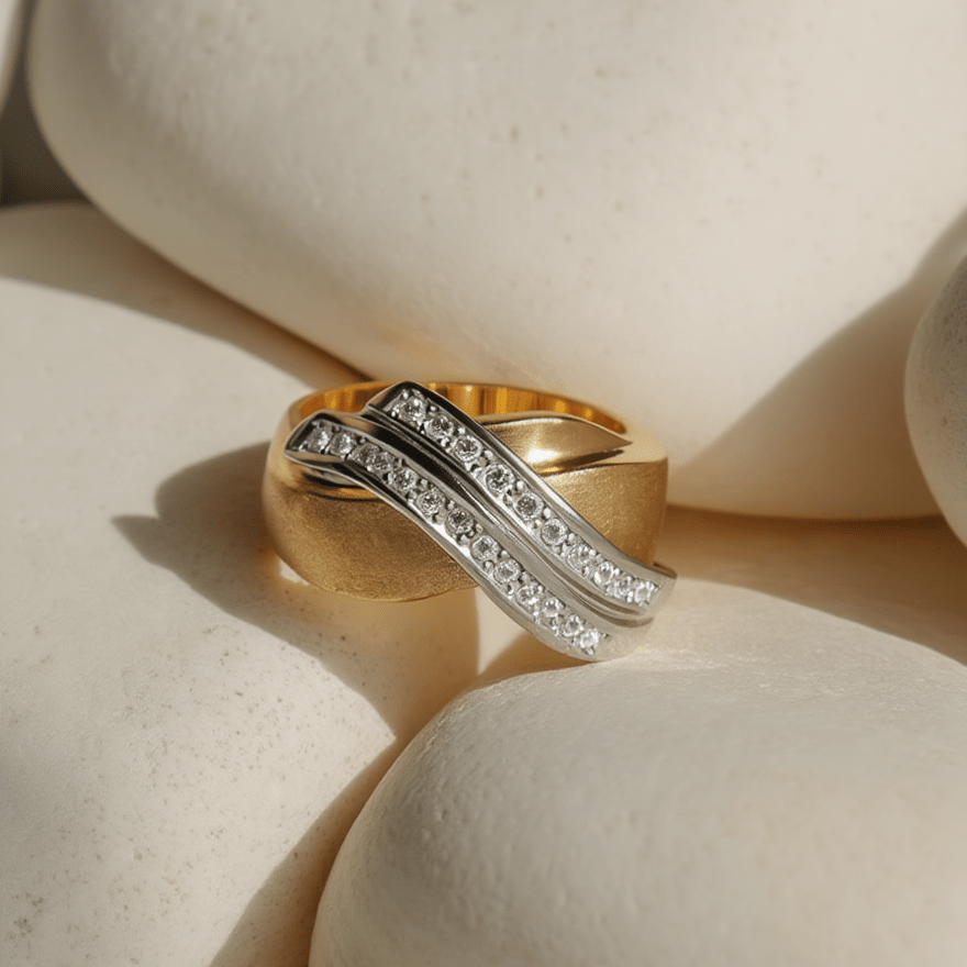 Anel Bicolor em Ouro 19kl com Diamantes (T17) - Loja do Ouro