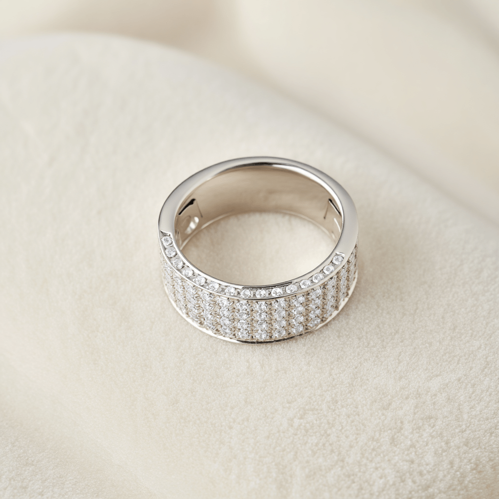 Anel em Ouro Branco 19kl com Diamantes (T21) - Loja do Ouro