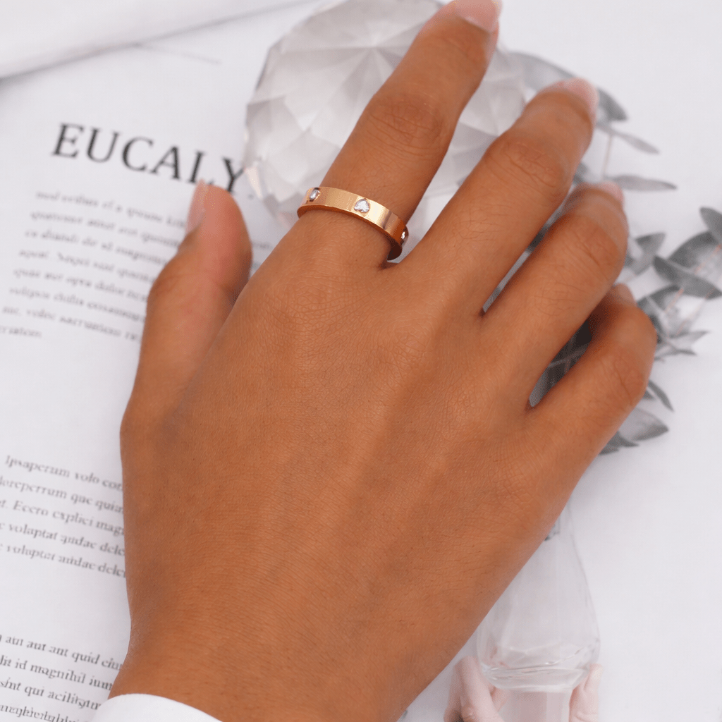 Anel em Prata Dourada com Corações e Zircónias - Loja do Ouro