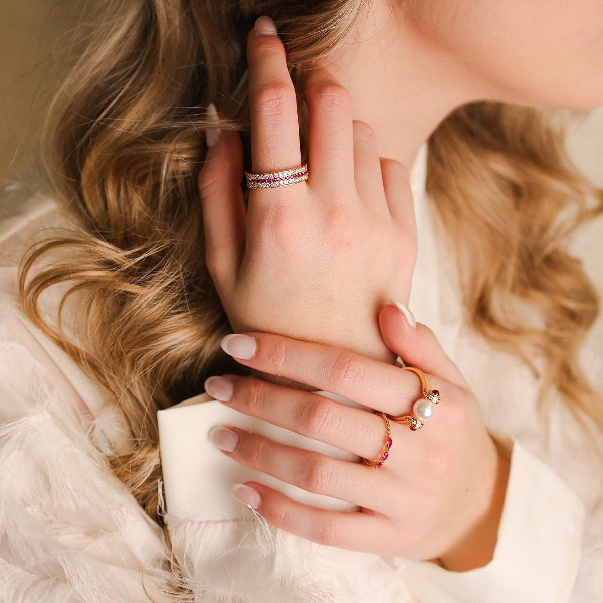 Anel em Prata Dourada com Pérola e Zircónias - Loja do Ouro