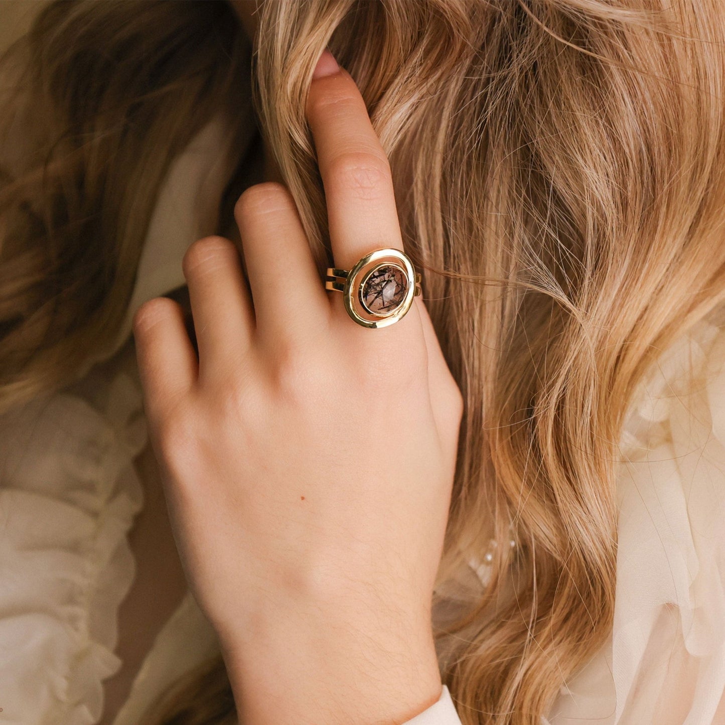 Anel Ondulado em Ouro 19kl com Pedra Natural (T18) - Loja do Ouro