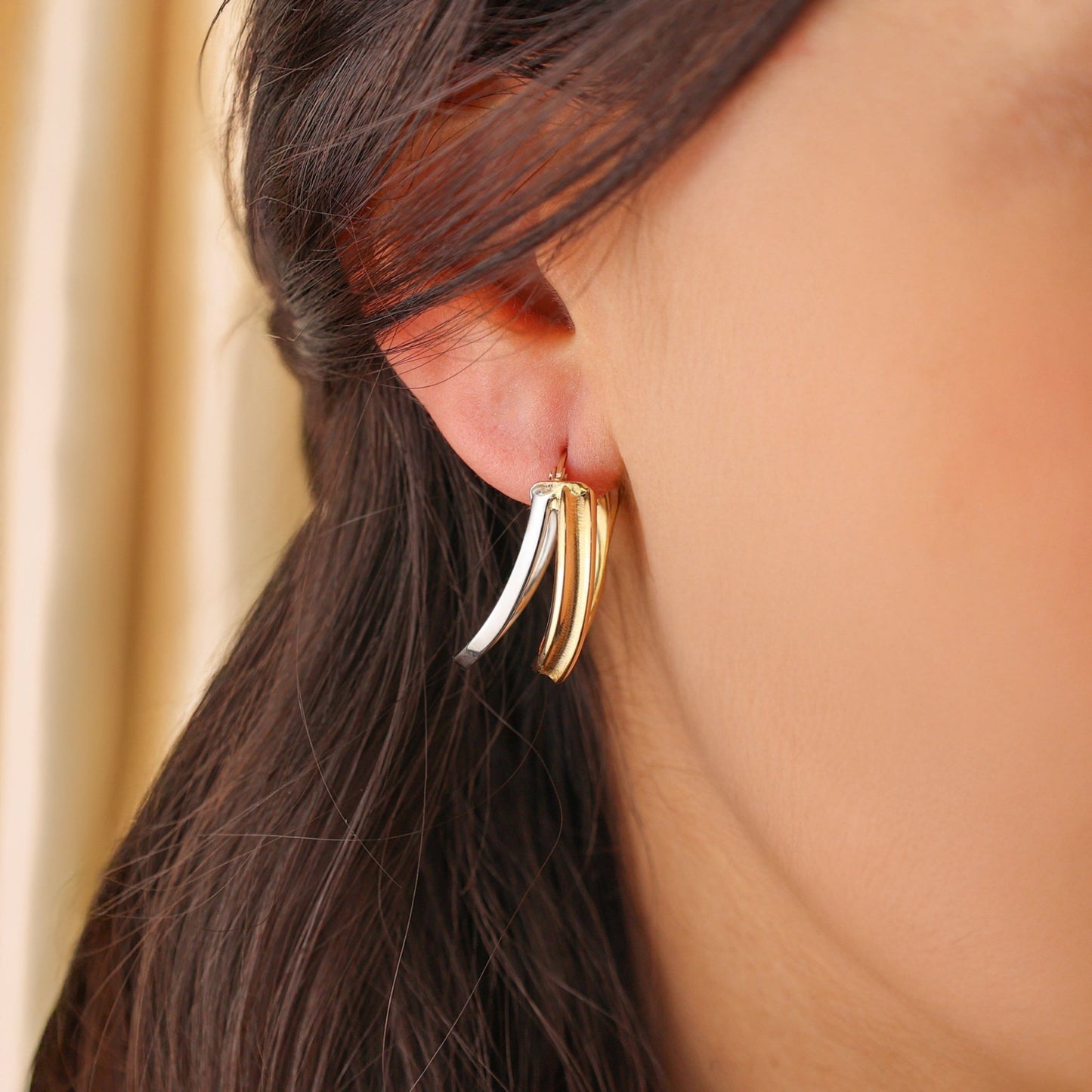 Argolas Estilizadas Bicolor em Ouro de 19kl (2.2cm) - Loja do Ouro