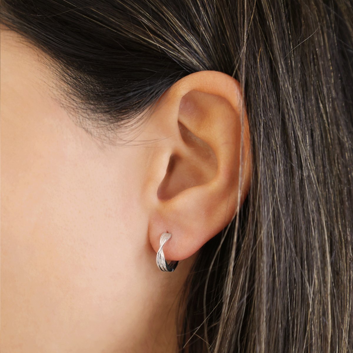 Argolas Torcidas em Prata (1.2cm) - Loja do Ouro