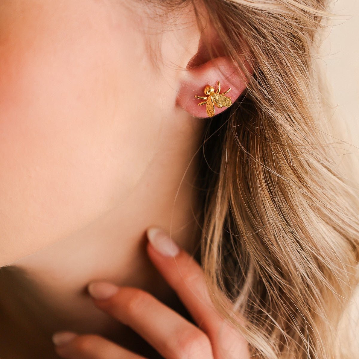 Brincos Abelha em Prata Dourada - Loja do Ouro