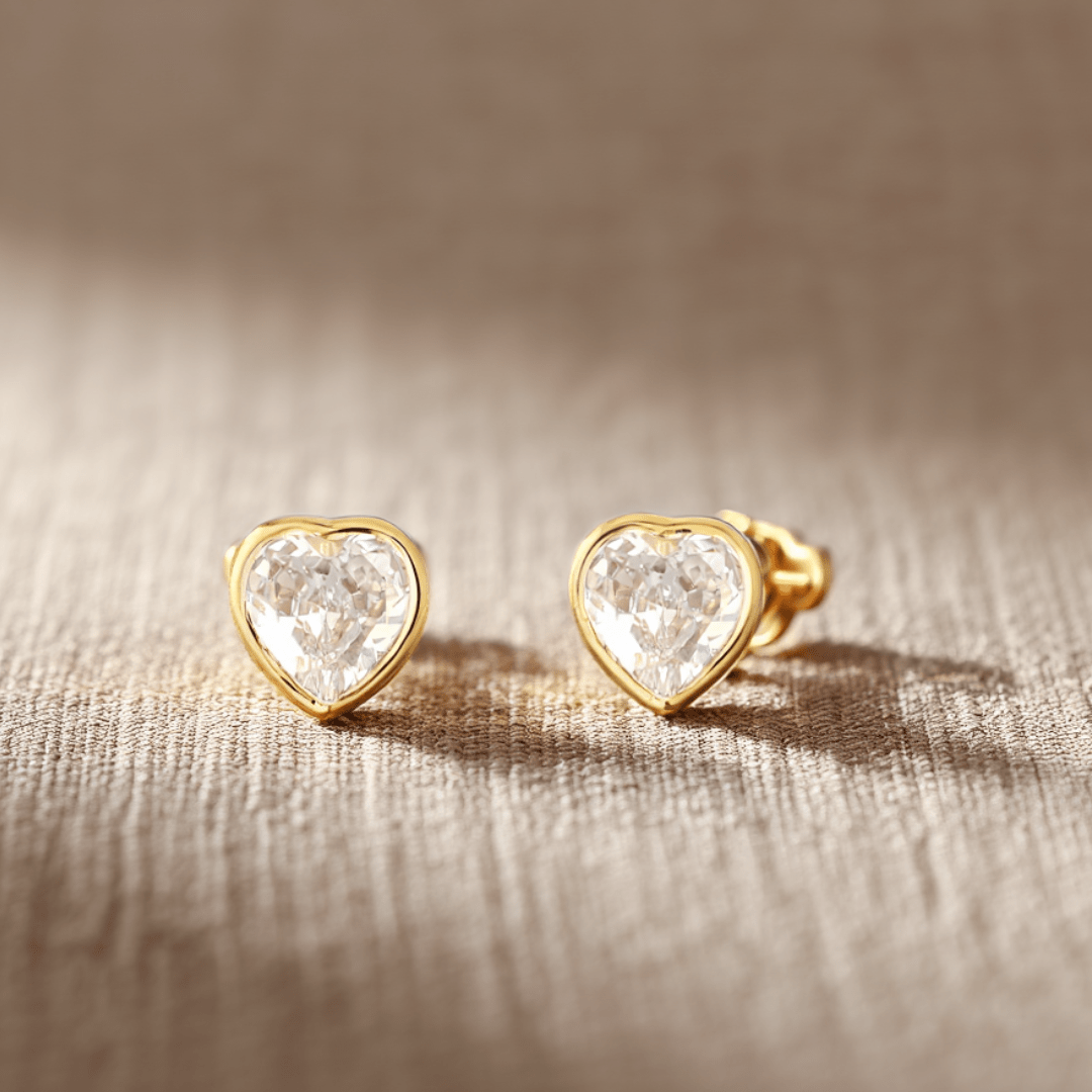 Brincos Coração em Ouro 9kl com Zircão (0.7cm) - Loja do Ouro