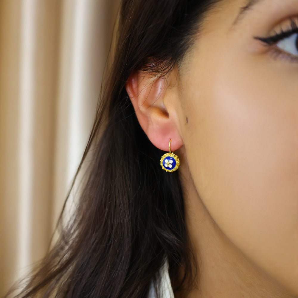 Brincos Tradição com Caramujos em Prata e Motivos Florais - Loja do Ouro