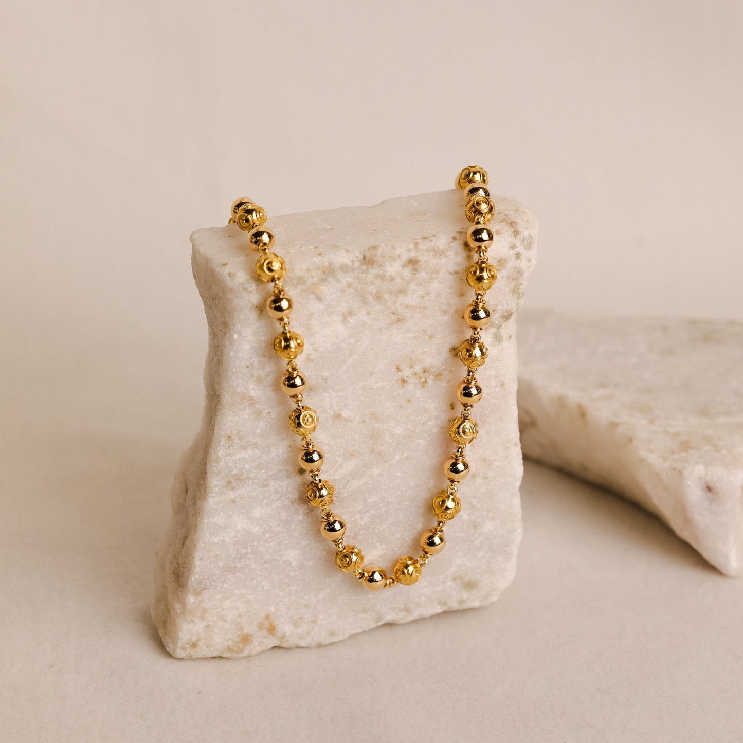 Colar Contas de Viana e Bolas Lisas em Ouro 19kl (41cm) - Loja do Ouro