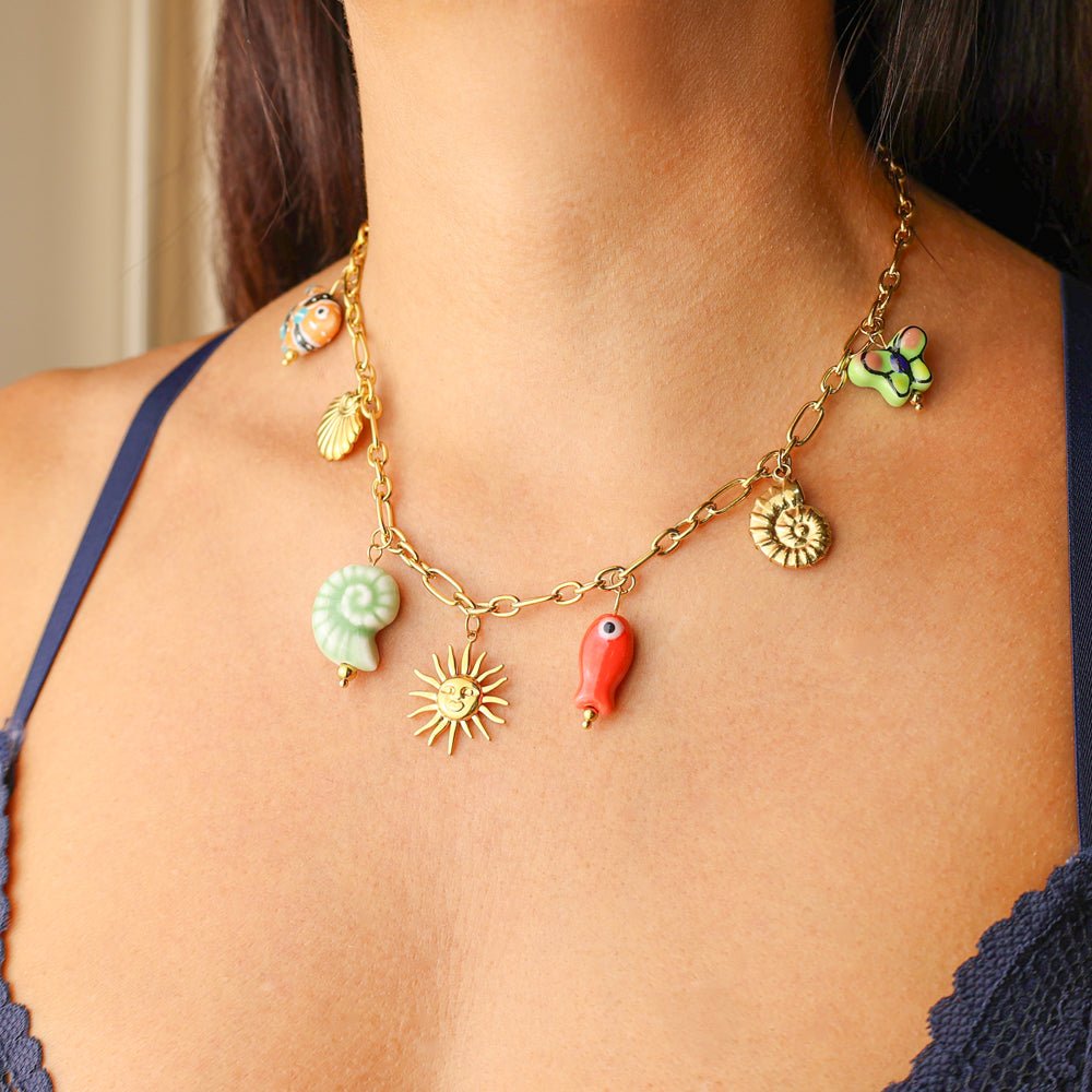 Colar Doris em Aço Dourado com Pendentes Verão - Loja do Ouro