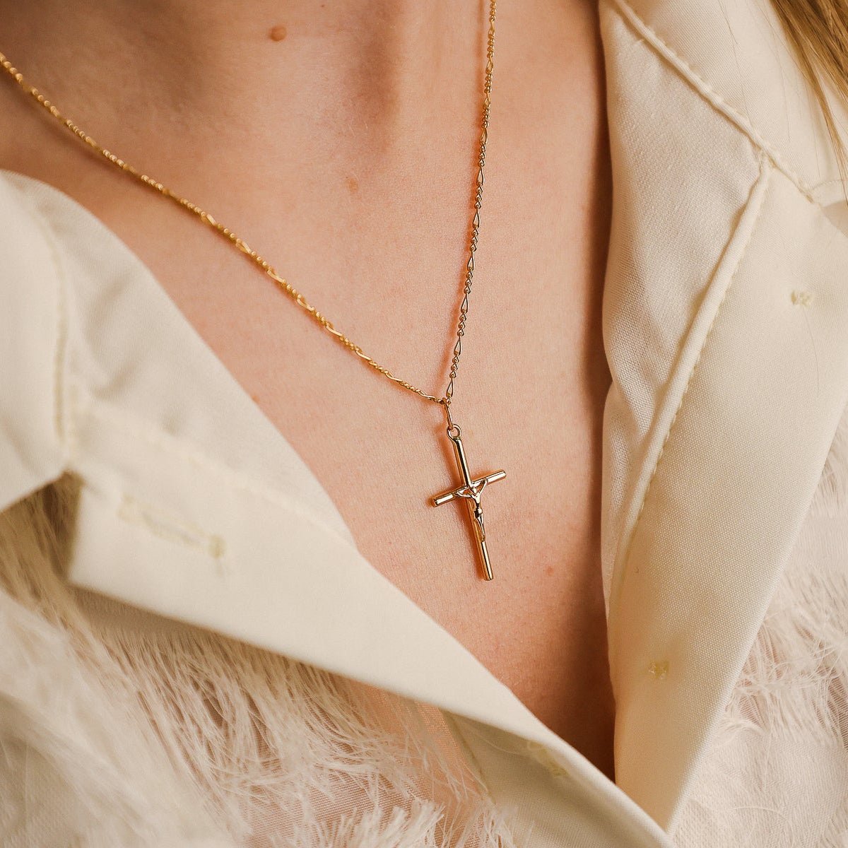 Crucifixo em Ouro 19kl (2.36cm) - Loja do Ouro