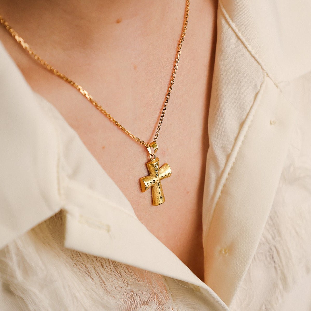 Cruz Lapidada em Ouro 19kl (1.64cm) - Loja do Ouro