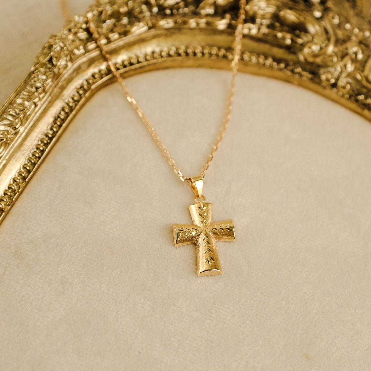 Cruz Lapidada em Ouro 19kl (1.64cm) - Loja do Ouro