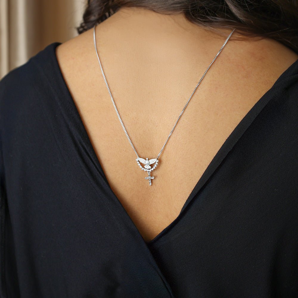 Escapulário em Prata com Imagem Religiosa em Madrepérola com Pomba e Cruz - Loja do Ouro