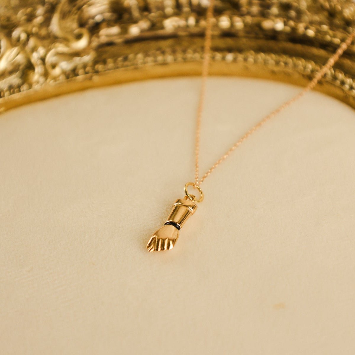 Figa em Ouro 19kl com Esmalte (1.54cm) - Loja do Ouro