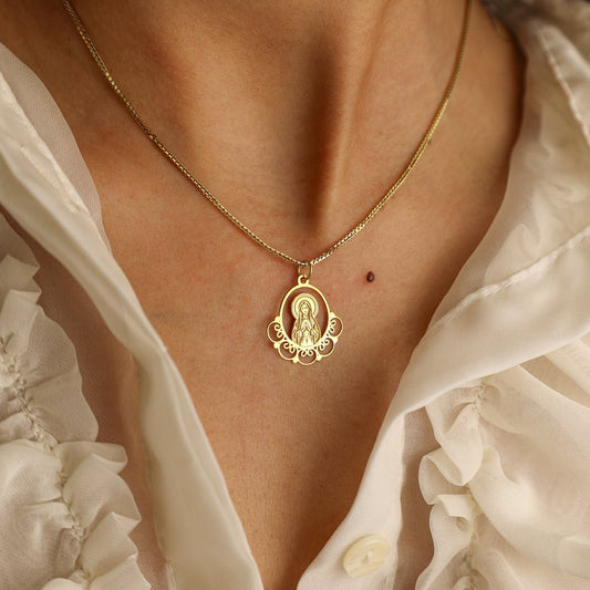 Fio Nossa Senhora de Fátima em Prata Dourada - Loja do Ouro