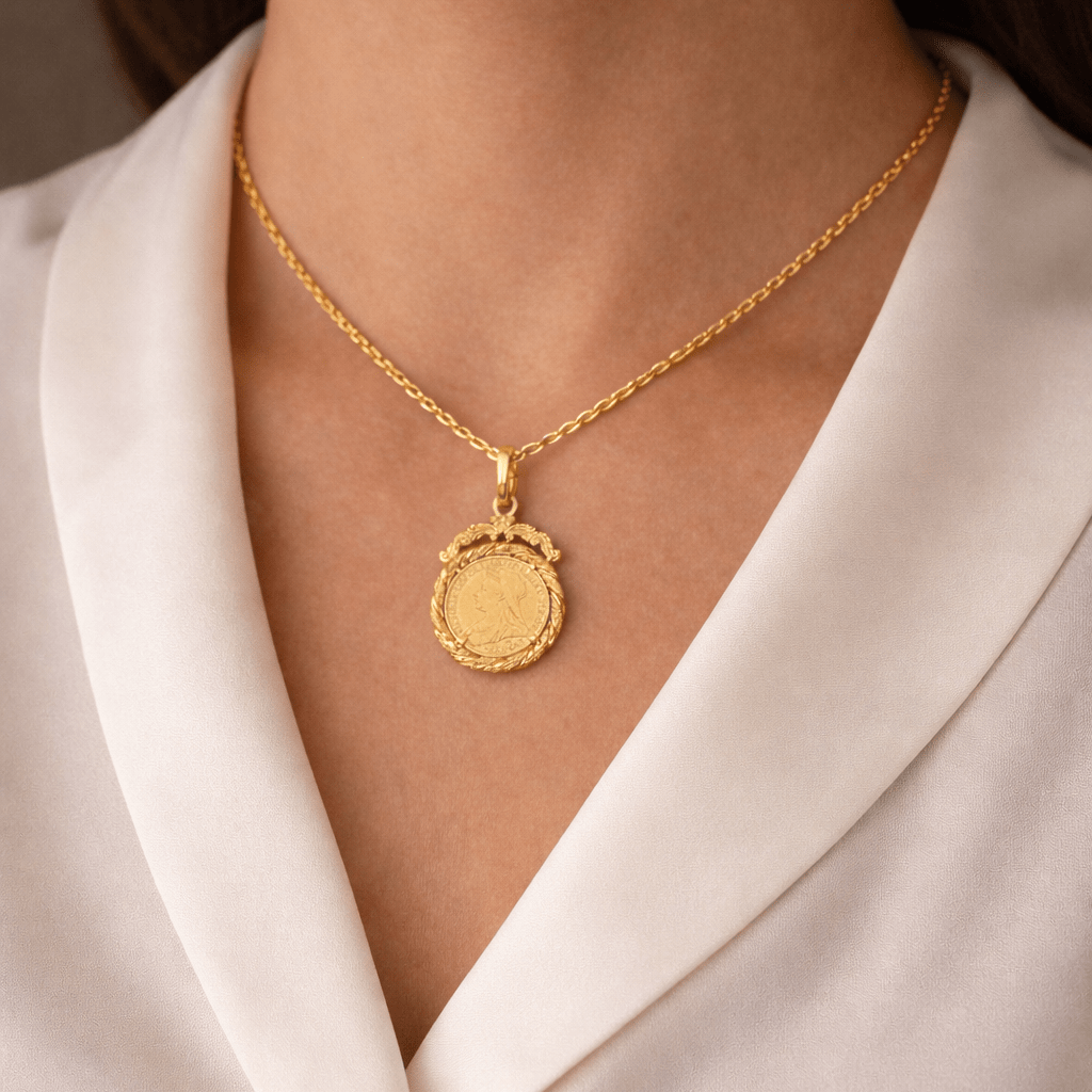 Libra Rainha Victoria 22kl (1898) em Ouro com Aro Trabalhado 19kl - Loja do Ouro