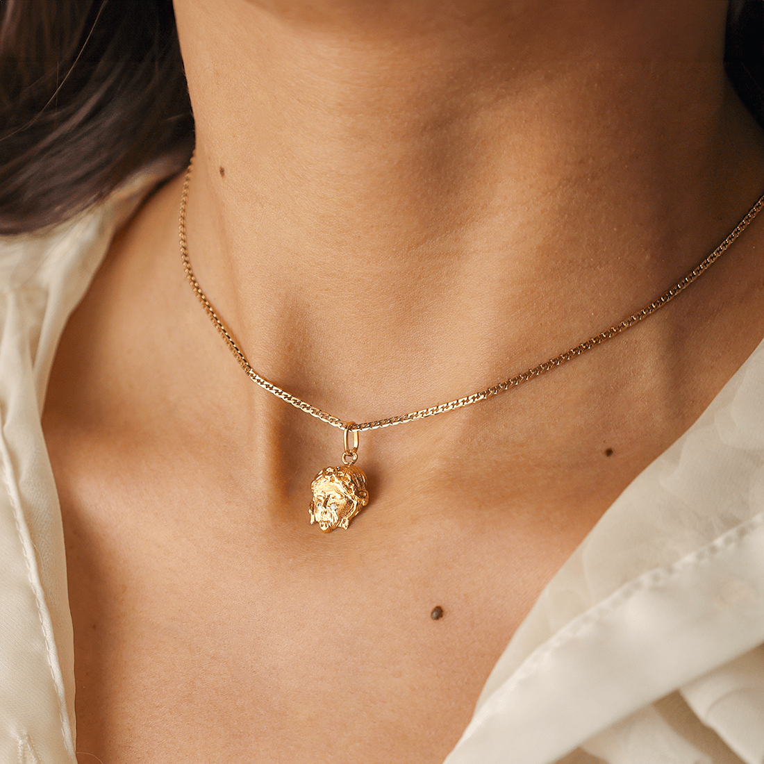 Medalha Cara de Cristo em Ouro 19kl (1.3cm) - Loja do Ouro