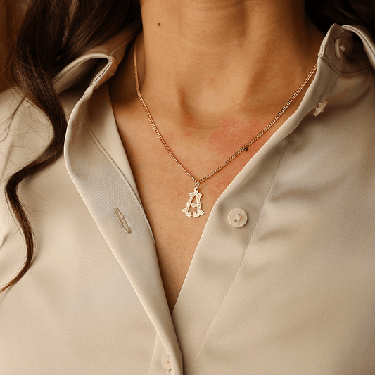 Medalha Letra A em Ouro 19kl com Efeito Raiado (1.5cm) - Loja do Ouro