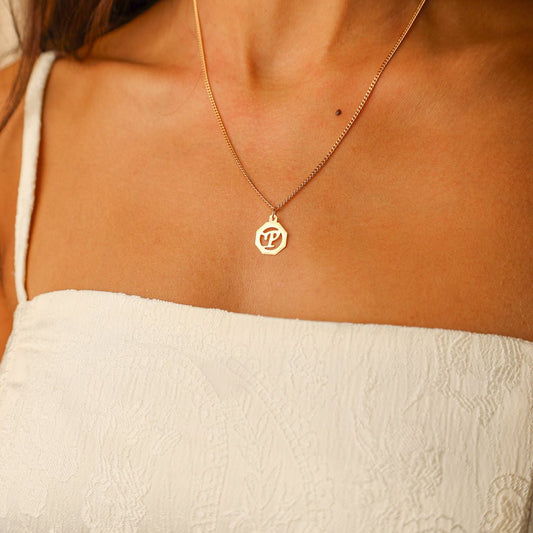 Medalha Letra P em Ouro 19kl (1.2cm) - Loja do Ouro