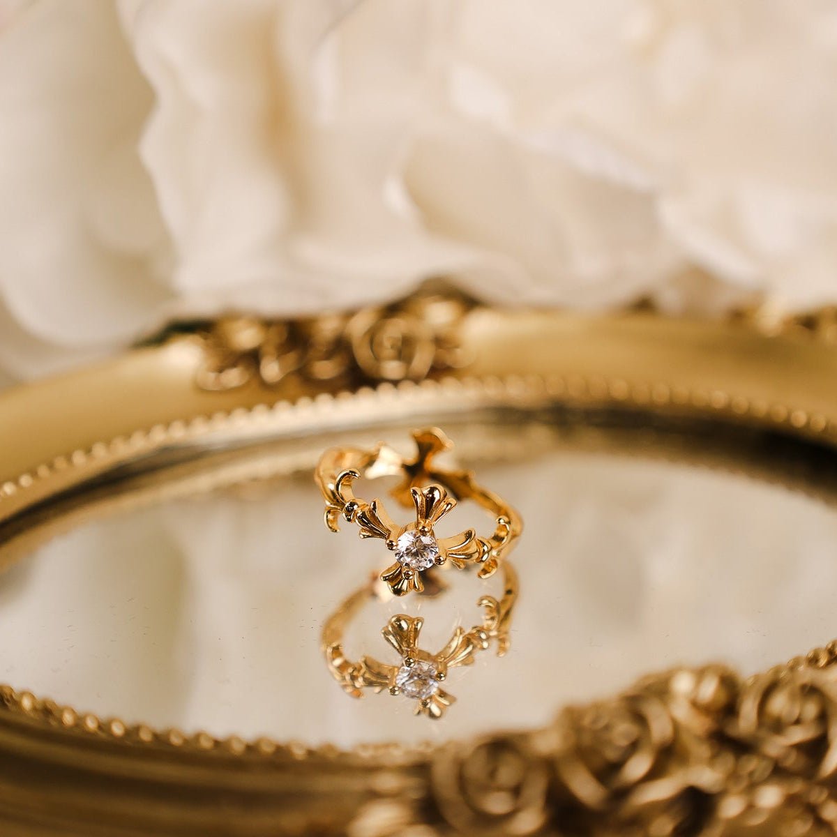 Anel Cruz Ornamentada em Prata Dourada com Zircónia - Loja do Ouro