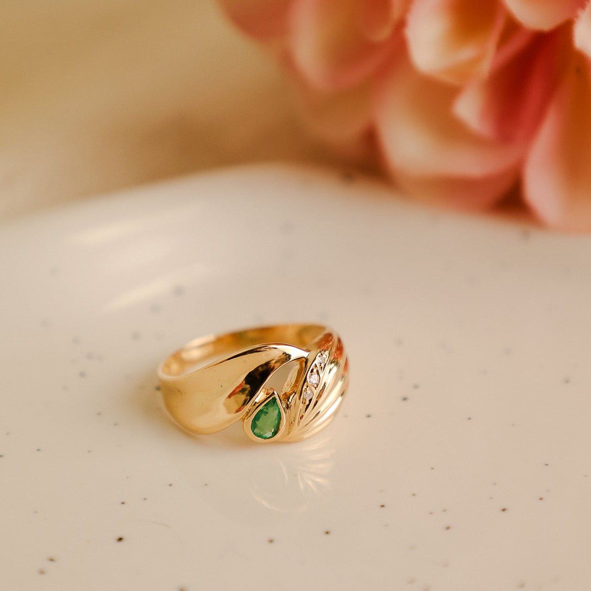 Anel em Ouro 19kl com Diamantes e Jade (T16) - Loja do Ouro