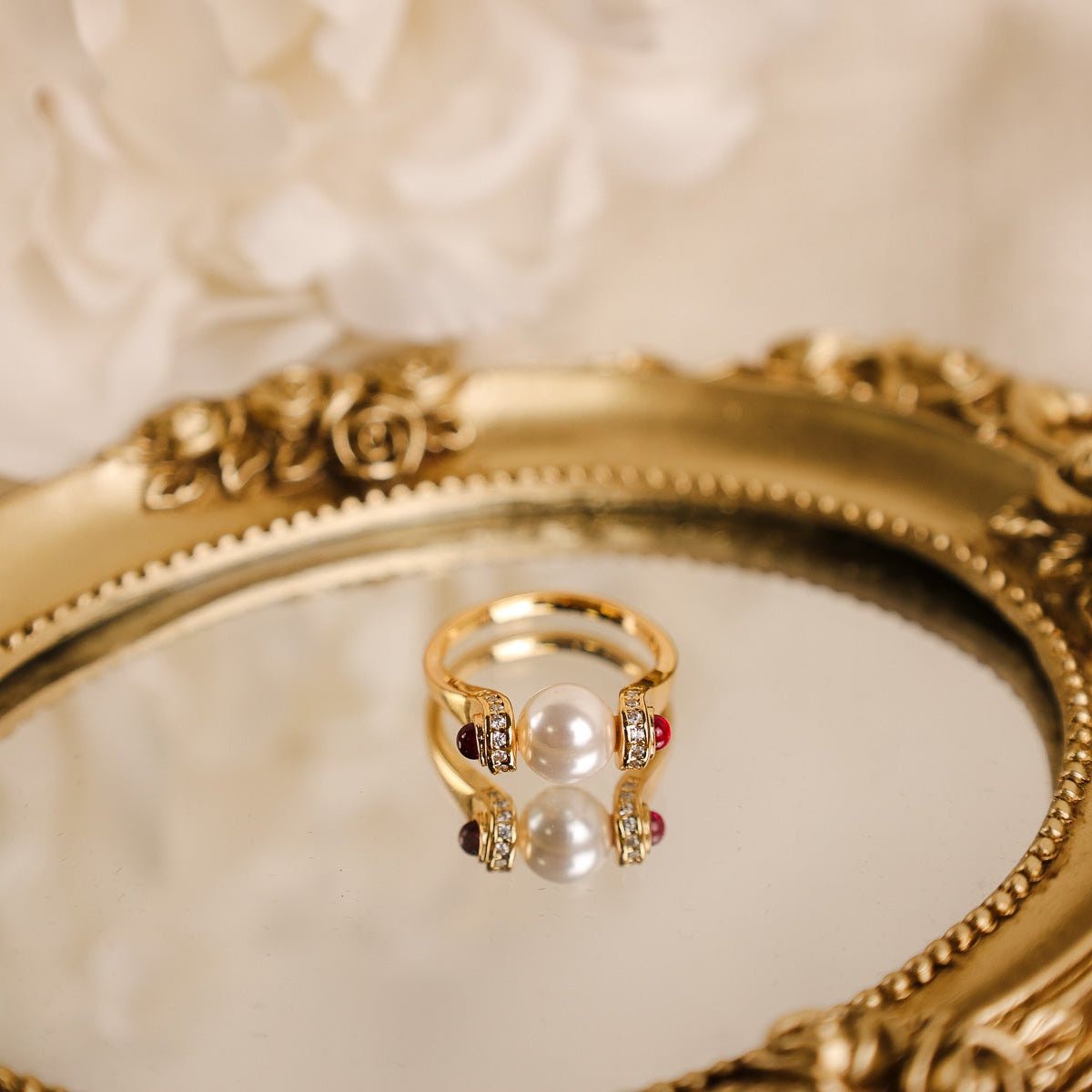 Anel em Prata Dourada com Pérola e Zircónias - Loja do Ouro