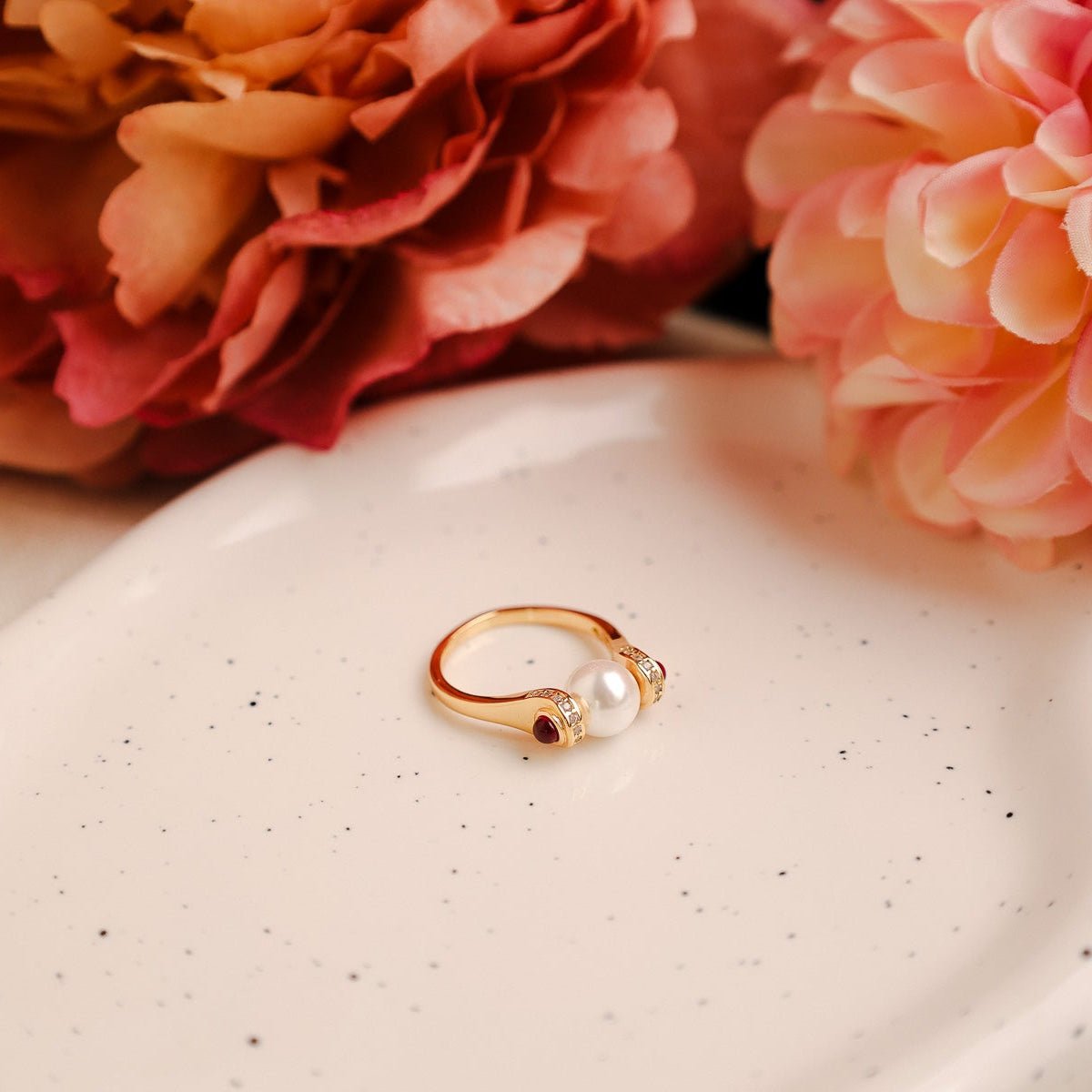 Anel em Prata Dourada com Pérola e Zircónias - Loja do Ouro