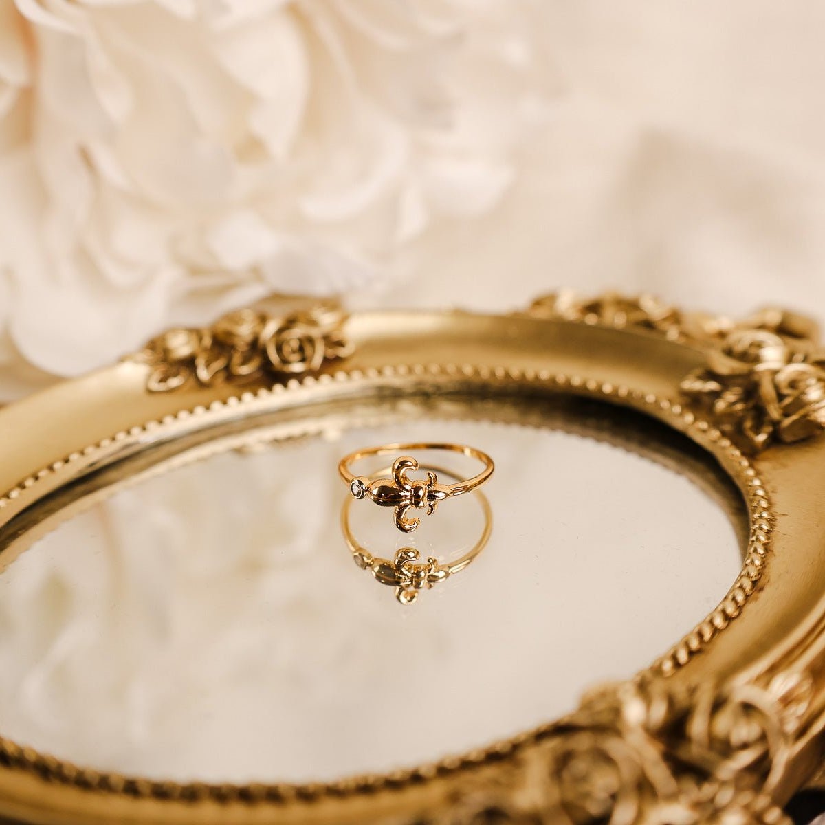 Anel Flor de Lis em Prata Dourada com Zircónias - Loja do Ouro