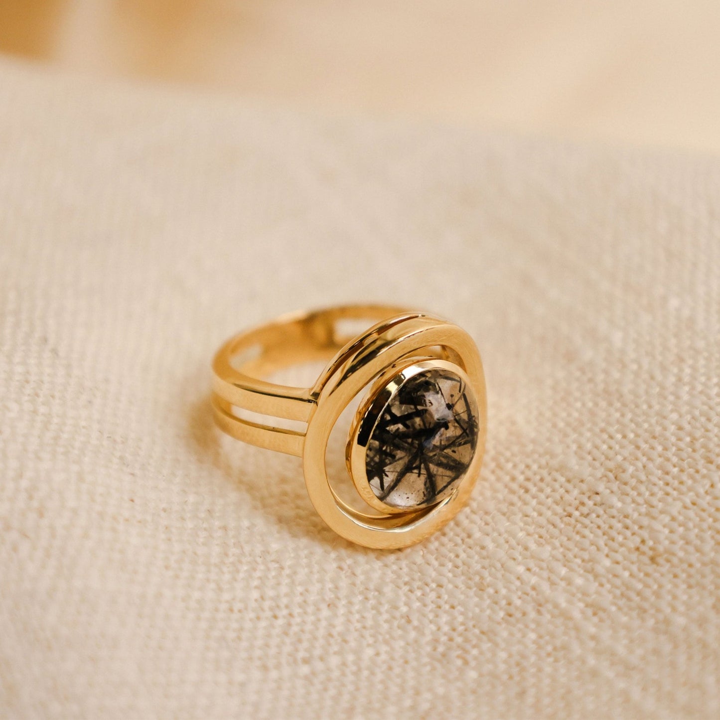 Anel Ondulado em Ouro 19kl com Pedra Natural (T18) - Loja do Ouro