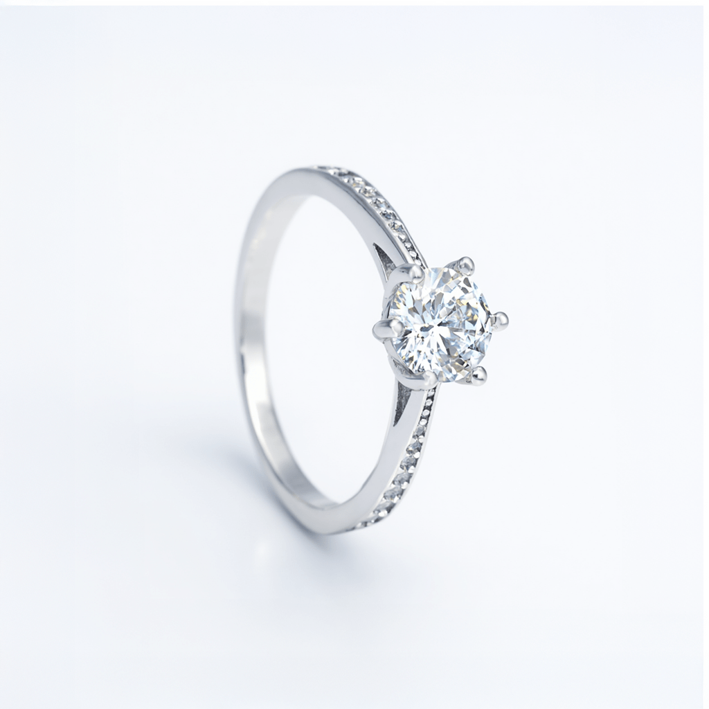 Anel Solitário em Prata com Zircónia (7mm) e aro cravejado Zircónias - Loja do Ouro