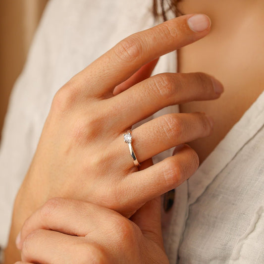 Anel Solitário em Prata com Zircónia (T14) - Loja do Ouro