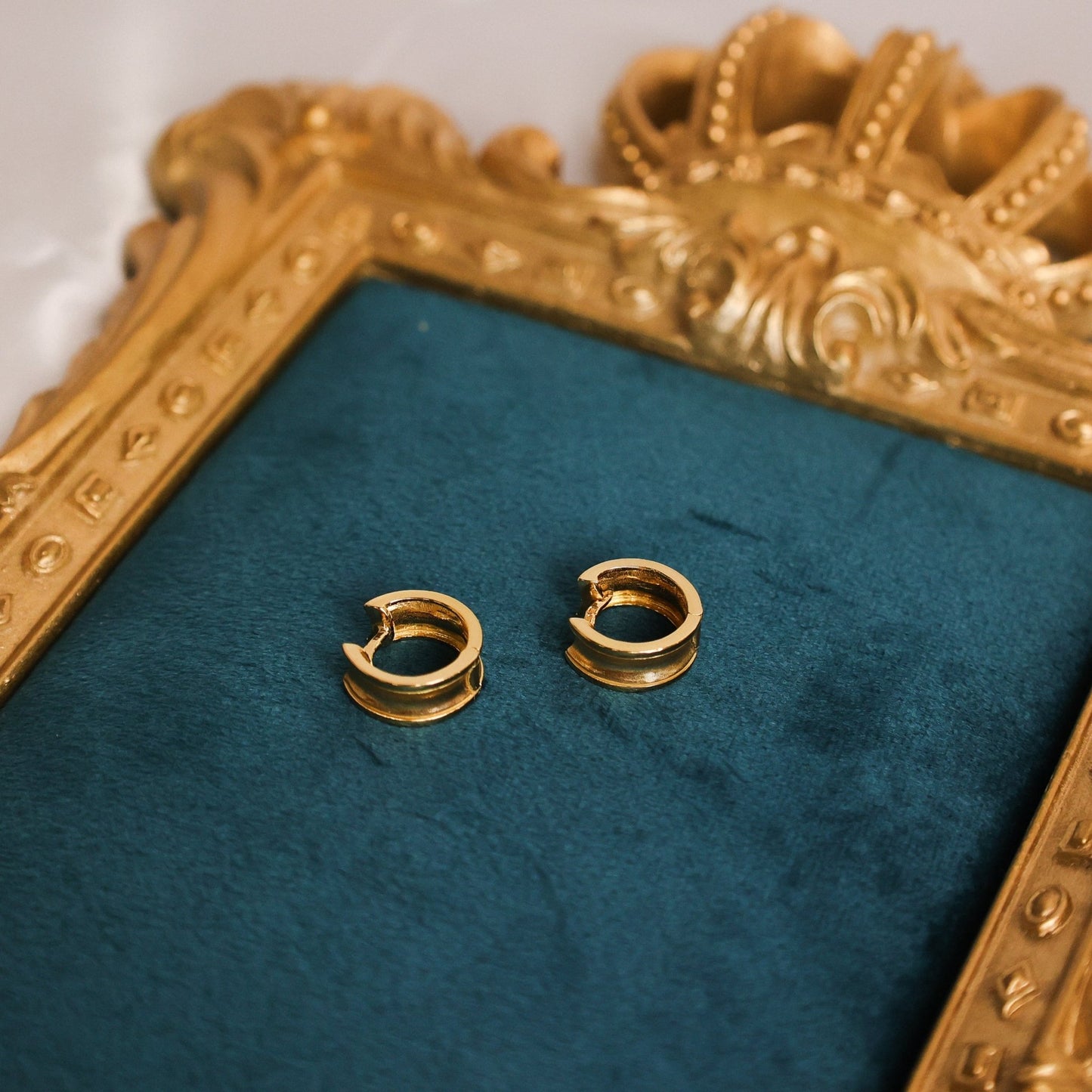 Argolas em Ouro 19kl com Efeito Cizelado - Loja do Ouro