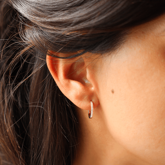 Argolas em Prata Dourada com Zircónias (1.4cm) - Loja do Ouro