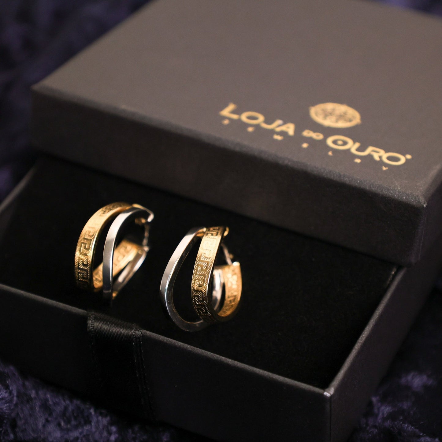 Argolas Ovais Versailles em Ouro Branco e Ouro Amarelo de 19kl - Loja do Ouro