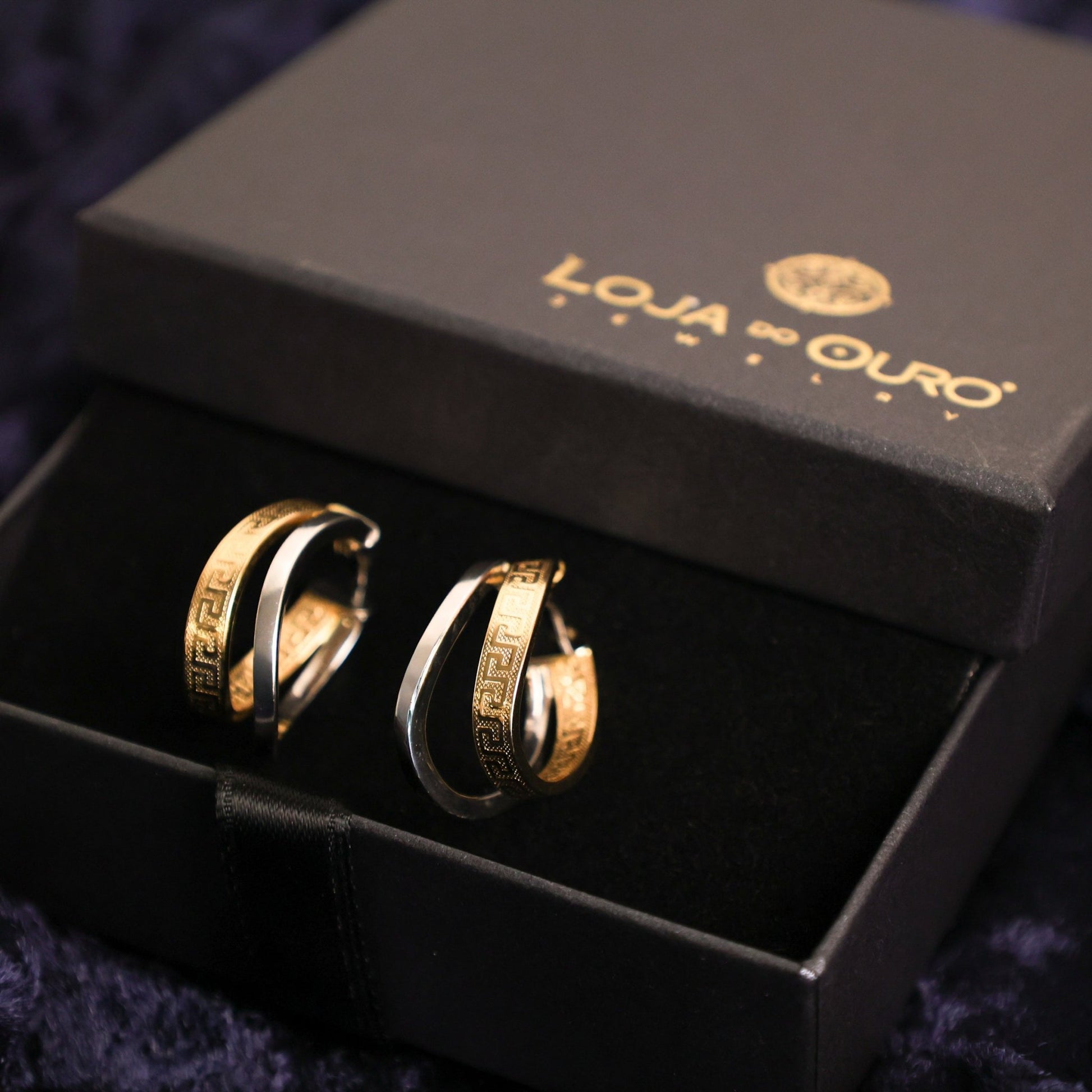 Argolas Ovais Versailles em Ouro Branco e Ouro Amarelo de 19kl - Loja do Ouro