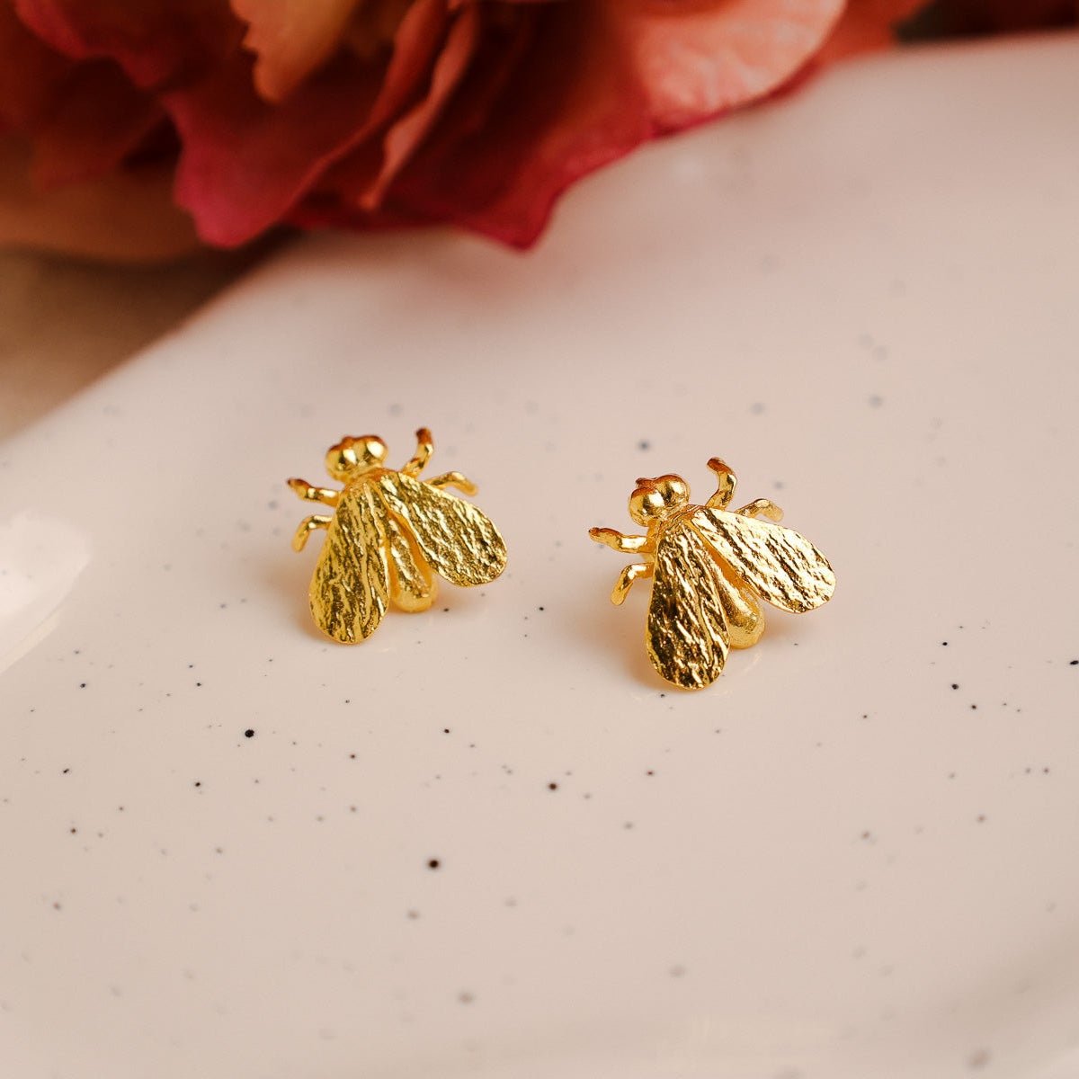 Brincos Abelha Grande em Prata Dourada - Loja do Ouro