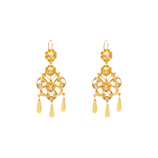 Brincos Celestia em Prata Dourada e Pérola Branca - Loja do Ouro