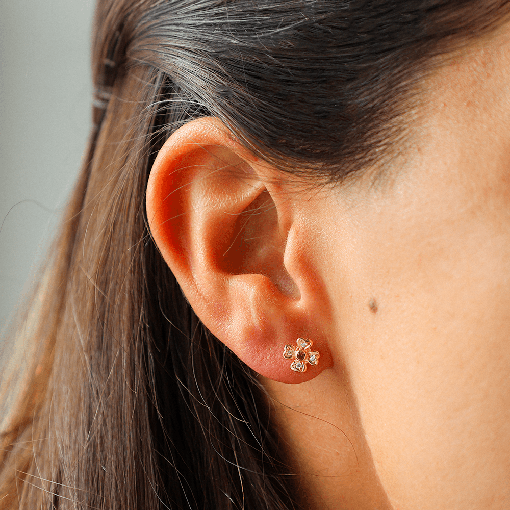 Brincos em Ouro 19kl em Forma de Flor com Rubi Sintético e Zircónias - Loja do Ouro