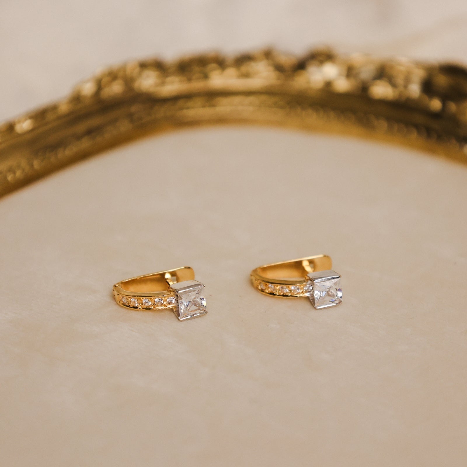 Brincos em Ouro Amarelo e Ouro Branco de 19kl com Zircónia Quadrada - Loja do Ouro