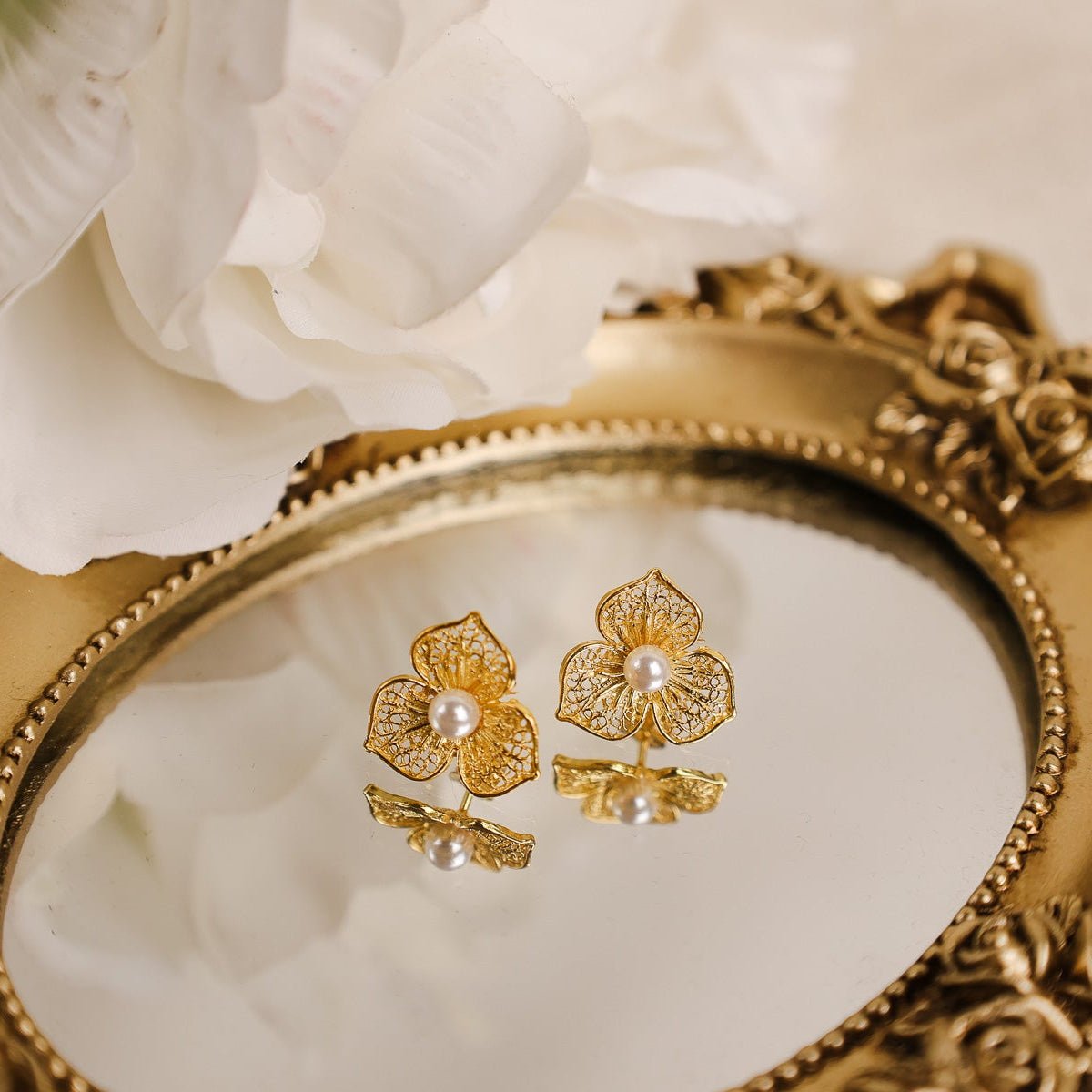Brincos Flor de Filigrana em Prata Dourada e Pérola - Loja do Ouro