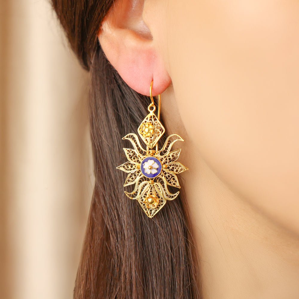 Brincos Folha Filigrana em Ouro 19kl e Esmalte Colorido (3.7cm) - Loja do Ouro