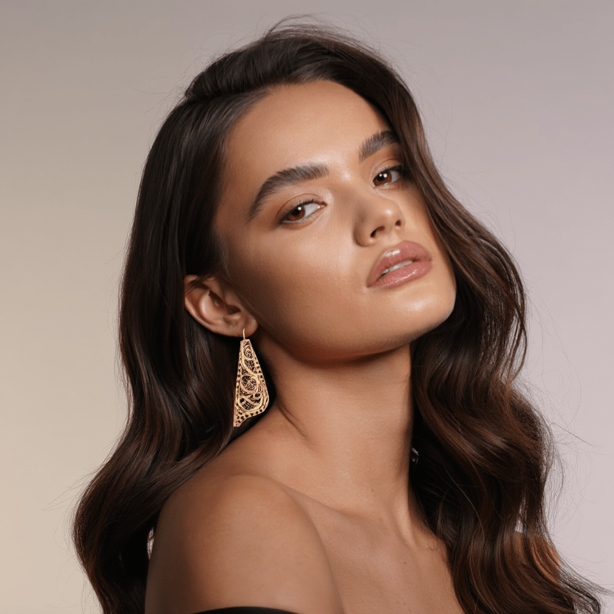 Brincos Freya em Prata Dourada - Loja do Ouro