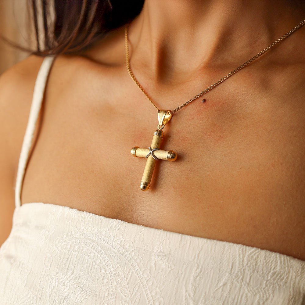 Cruz Escovada em Ouro 19kl com Corda (4cm) - Loja do Ouro