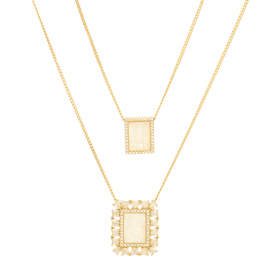 Escapulário em Prata Dourada com Imagem Religiosa em Madrepérola com Zircónias em Coração - Loja do Ouro