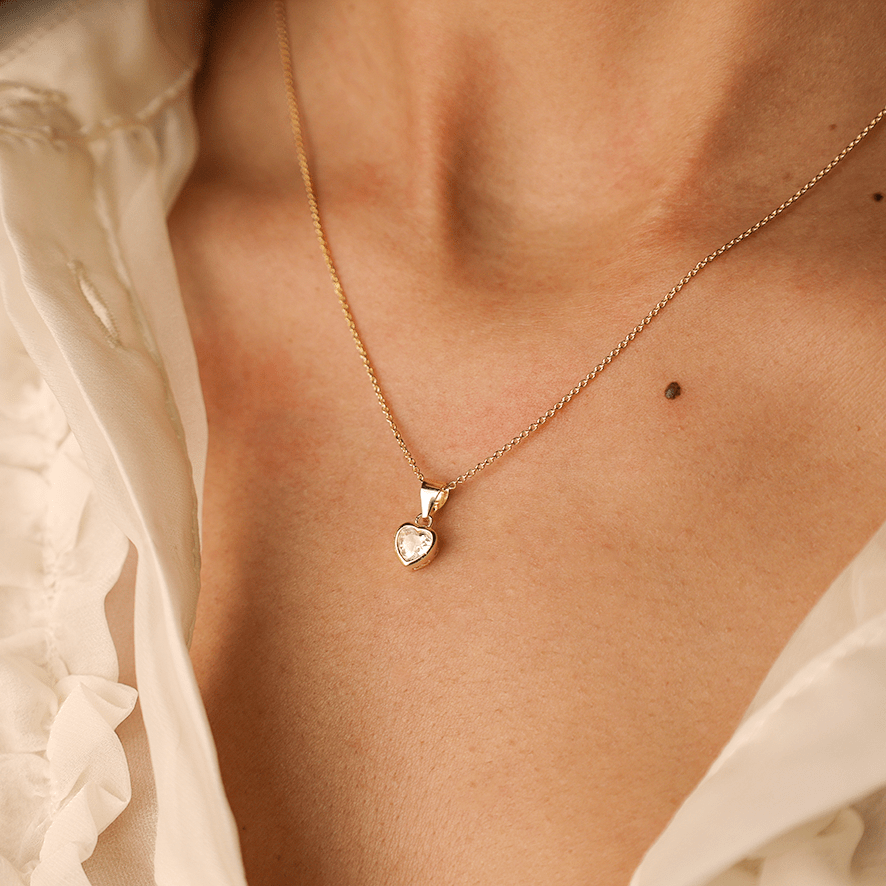 Fio em Prata Dourada com Zircão Coração - Loja do Ouro