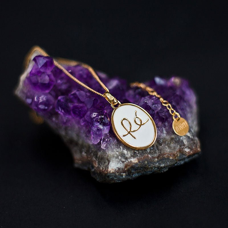 Fio Fé em Esmalte Branco e Prata Dourada - Loja do Ouro