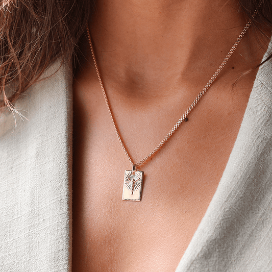 Medalha em Ouro 19kl com Cristo em Alto Relevo (1.7cm) - Loja do Ouro