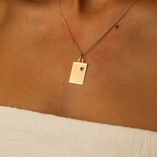 Medalha em Ouro 19kl com Nome Ana e Coração Recortado (1.7cm) - Loja do Ouro